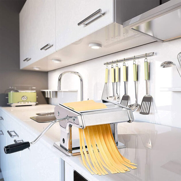 ماكينة تحضير العجائن