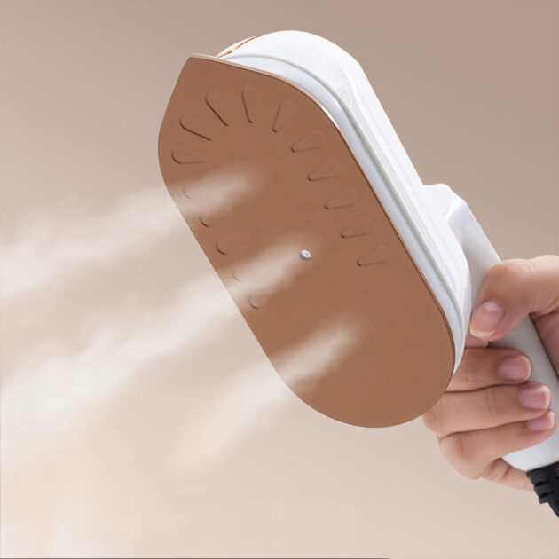 مكواة بخار محمولة