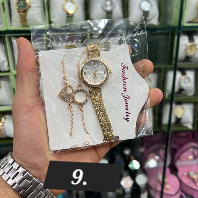 طقم نسائي ساعة